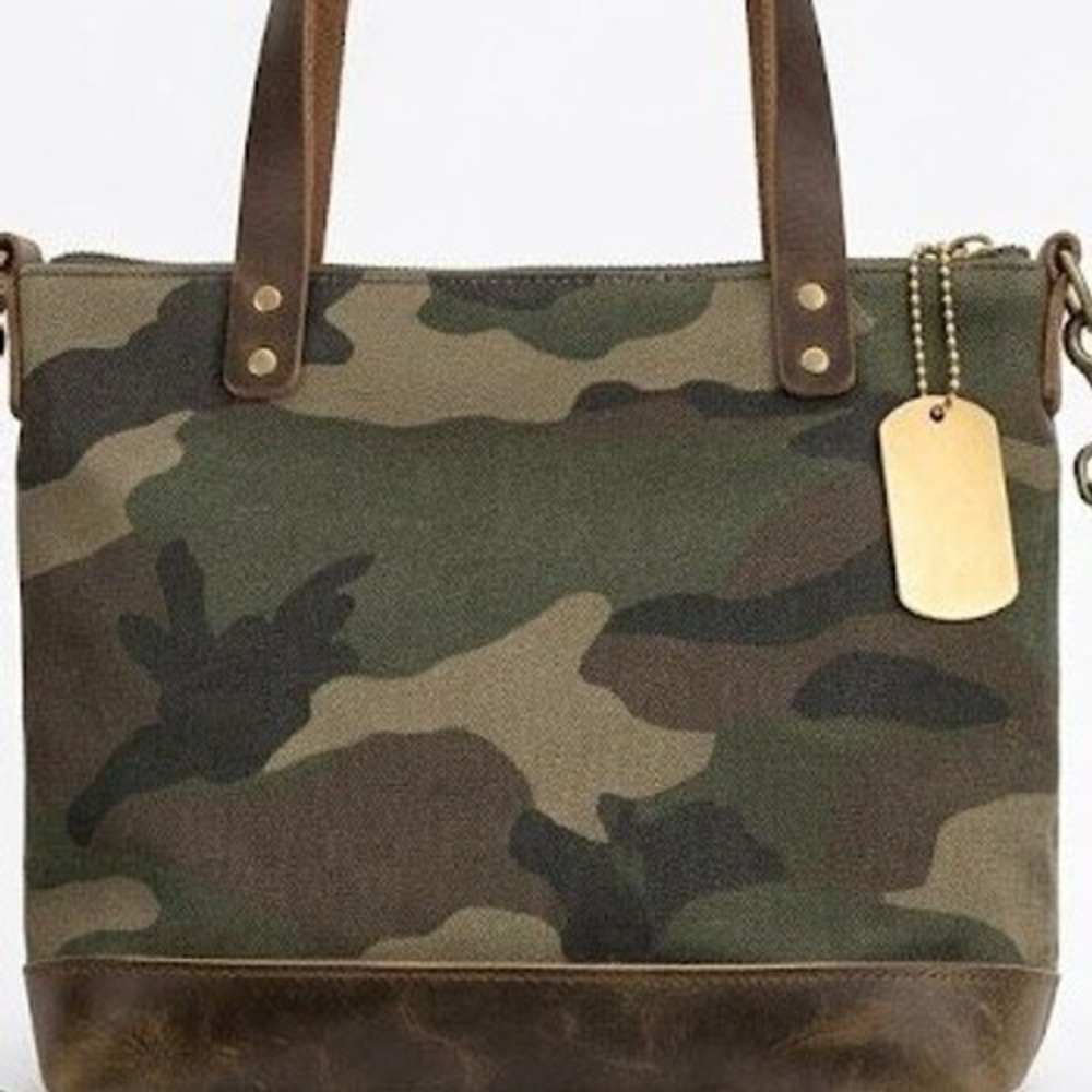R. Riveter Camo Canvas & Leather Crossbody Bag American Handmade 2020‎ Dog Tag